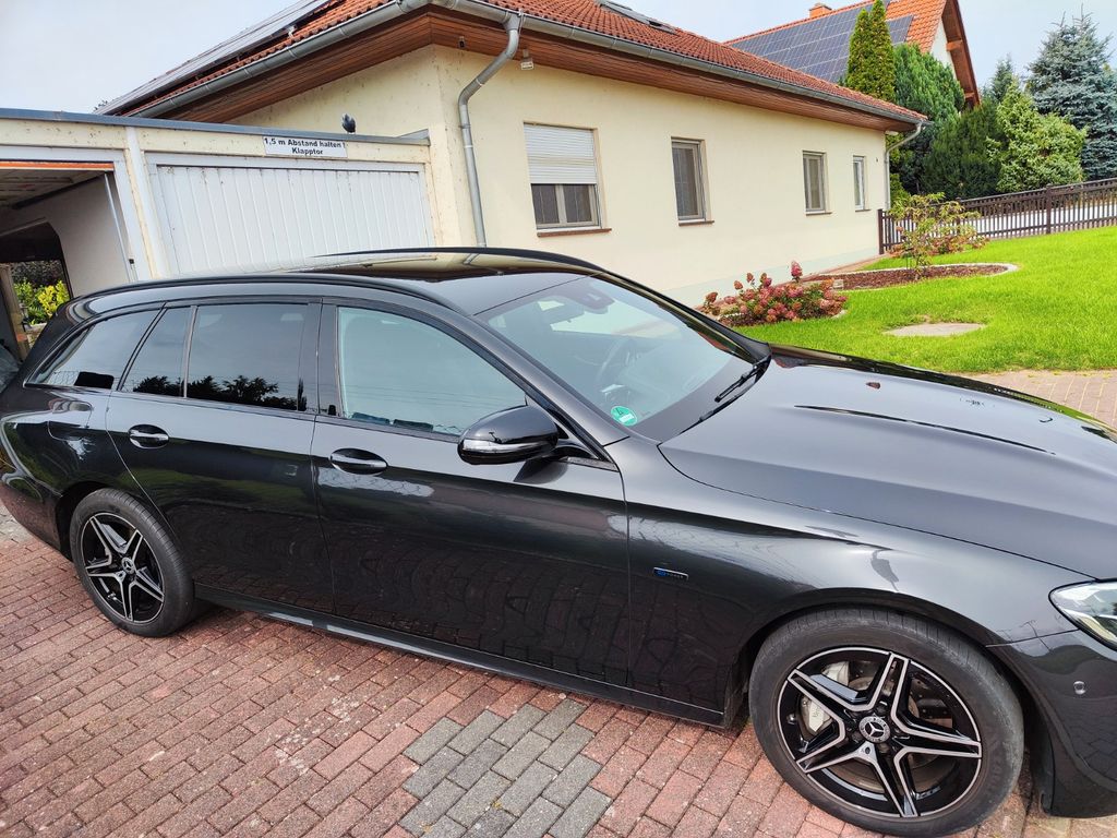 Image of Mercedes-Benz E 300