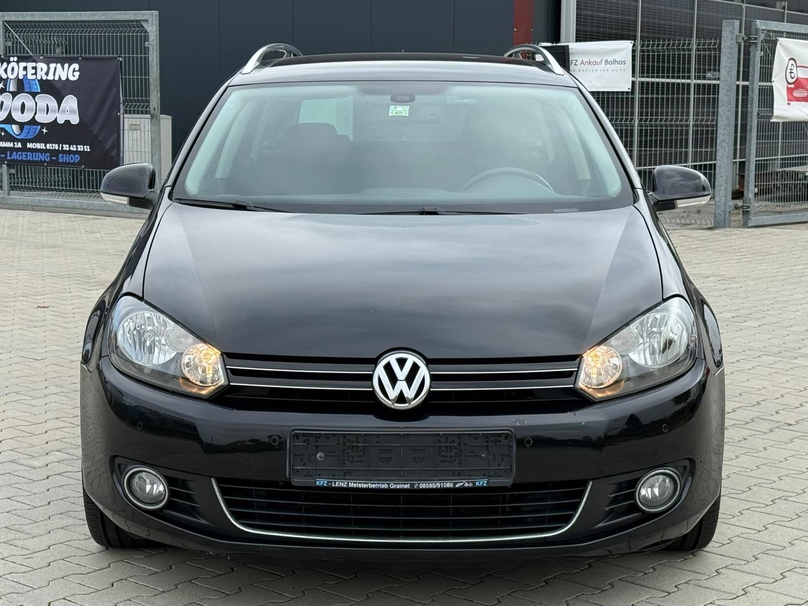 Volkswagen Golf 2010 — rear view