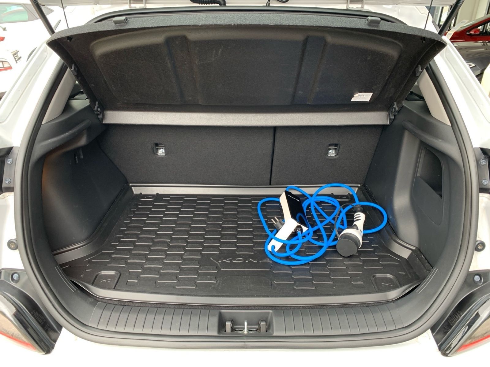 Fahrzeugabbildung Hyundai KONA Select Elektro 11 kW OBC Sitzheizung