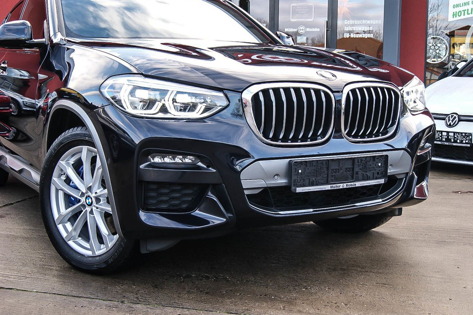 Fahrzeugabbildung BMW X4 xDrive 20 d M Sport X HUD ANHZV STHZG PANO