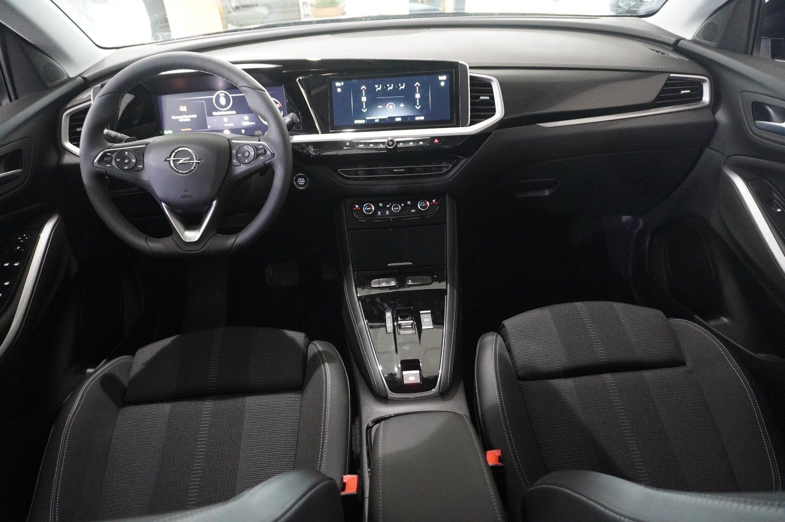 Fahrzeugabbildung Opel Grandland (X) 1.2T GS LINE NAVI/LED/KAMERA/SPORT