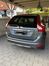 Volvo XC60 T5 AWD Summum Geartronic Topzustand - Volvo XC60: Allradantrieb