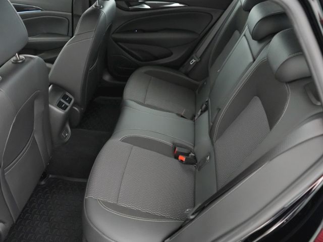 Insignia B ST BUSINESS ELEGANCE CDTI+ANHÄNGERKUP