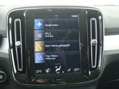 Fahrzeugabbildung Volvo XC40 T3 Autom. Momentum Pro*NAVI*LED*Qi*AHK