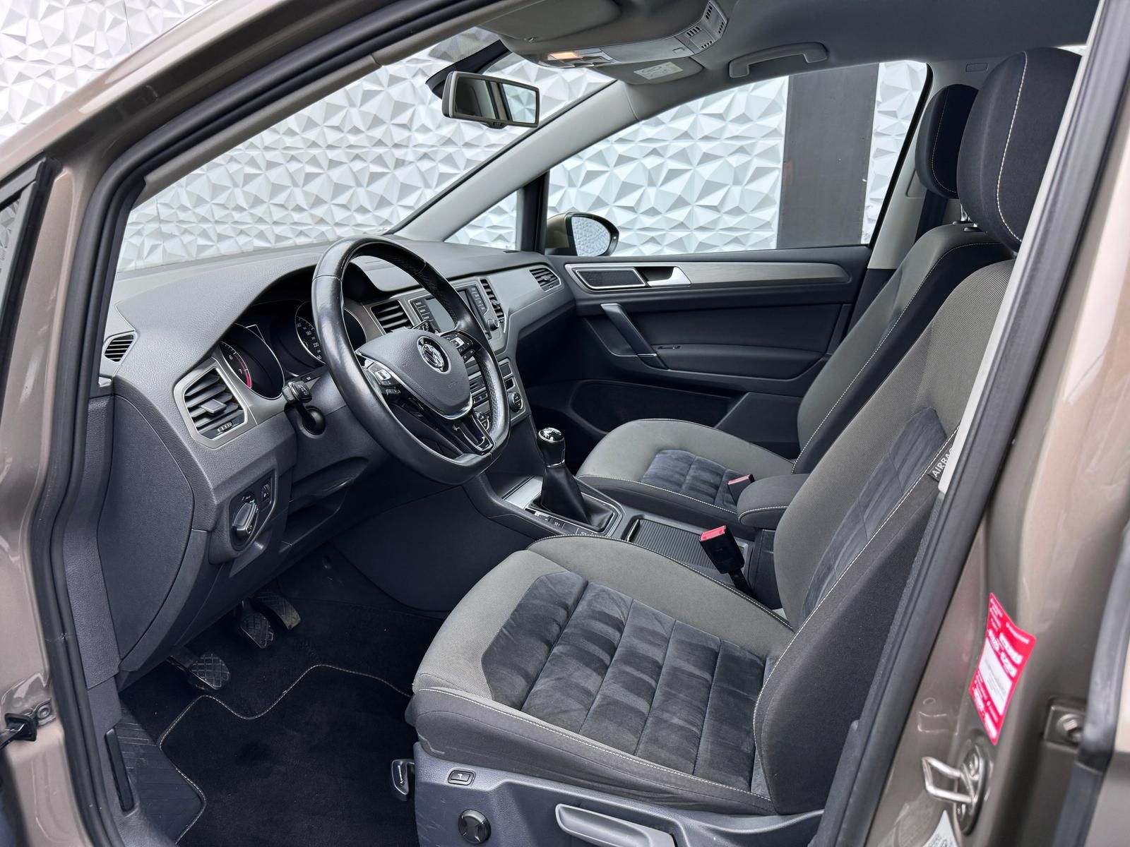 Fahrzeugabbildung Volkswagen 1.4 TSI/COMFORTLINE/SITZHZG/PDC/ALLWETTER/MASSGE
