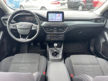 Fahrzeugabbildung Ford Focus Active AHK, Panorama, LED, Verkehrszeichen