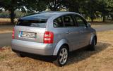Audi A2    1.4 / 55kW  - wie von einem Rentner   :-)) - Audi A2 bis 5.000 Euro