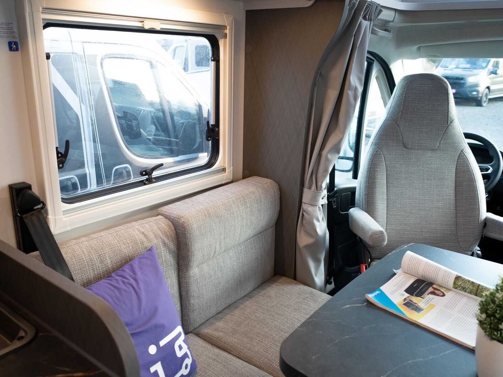 Fahrzeugabbildung Etrusco T-Modell Base 7.4 SBC MJ26*Markise*Pakete