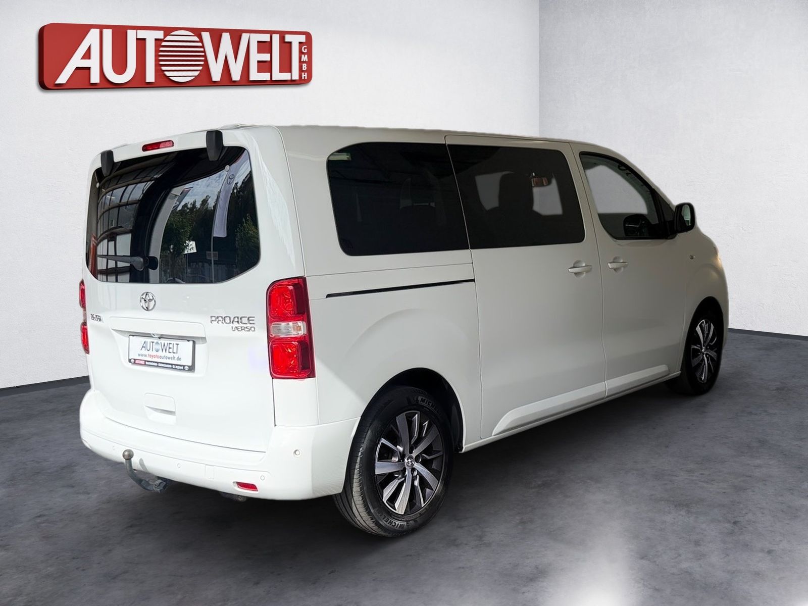 Fahrzeugabbildung Toyota Proace Verso 2.0 D-4D L1 Team D. 8 Sitzer