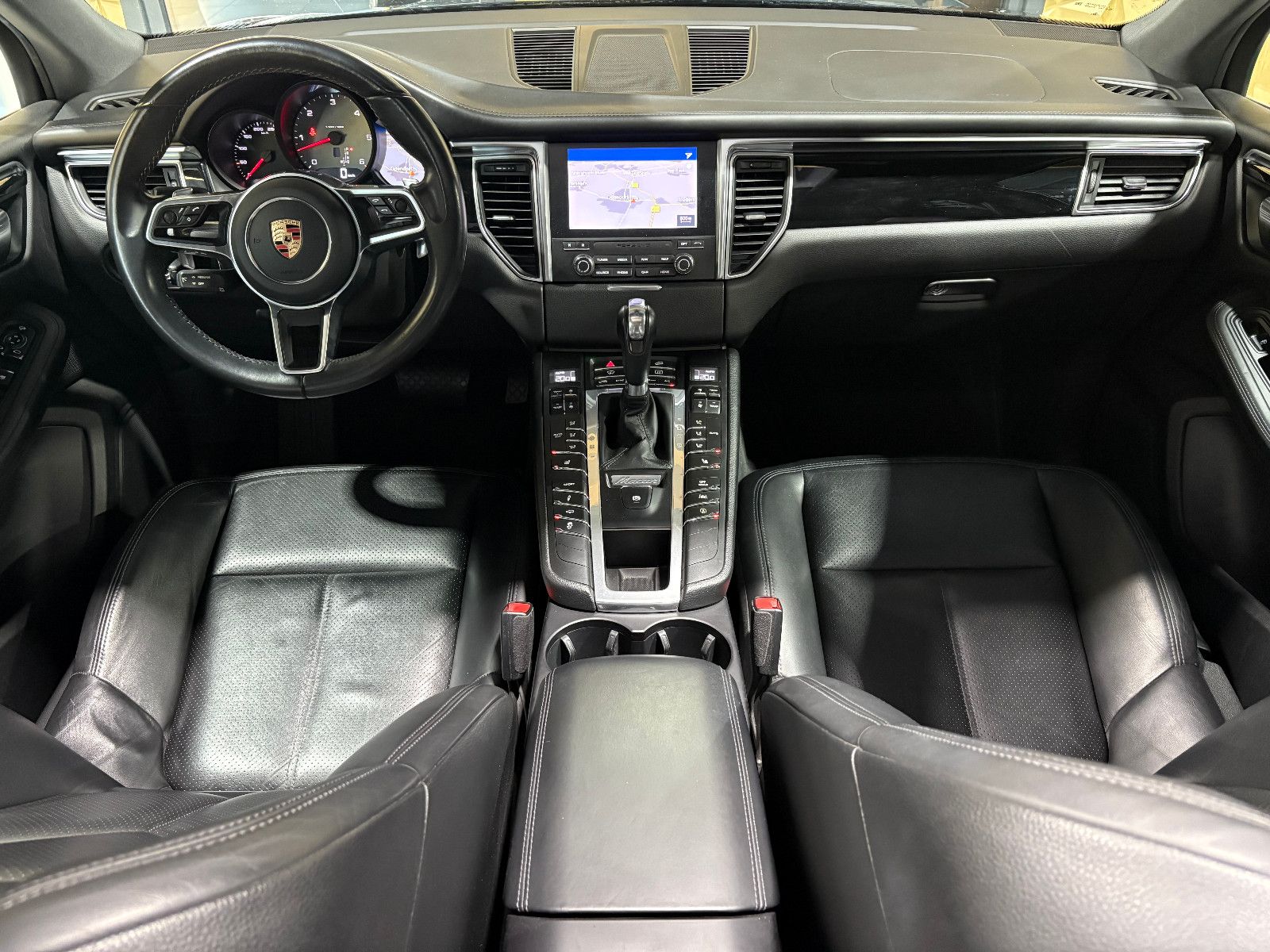 Fahrzeugabbildung Porsche Macan S Diesel/PANO/APPLE/NAVI/PDC/TEMPOMAT/SHZ