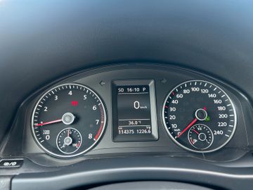 Volkswagen Golf - 10