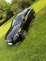 Mercedes-Benz E 500 4MATIC AVANTGARDE AMG Paket  - Mercedes-Benz E-Class: Von Privat