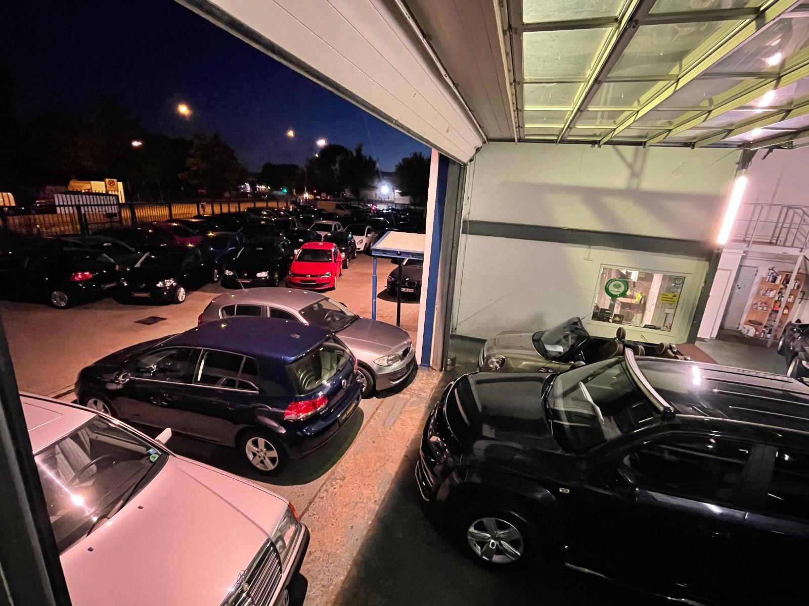 showroom-image-top