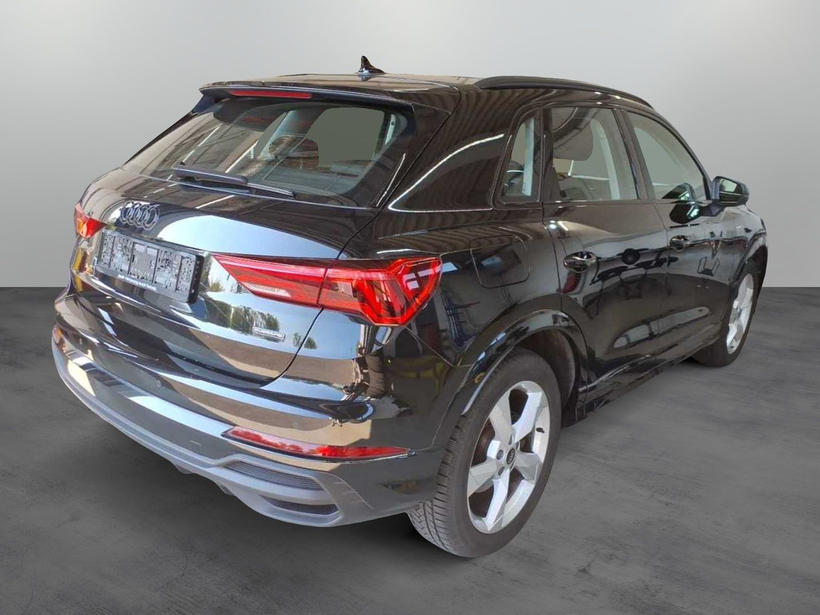 Audi Q3 S-Line 40 TFSI quattro S-tronic / Sonos, Pano foto 3