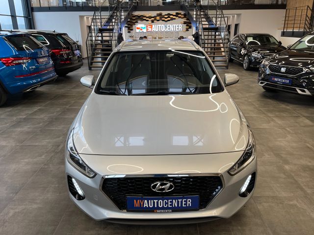 Hyundai i30 cw Trend *NAVI*KAMERA*PDC*CARPLAY*SHZ*LKRHZ*