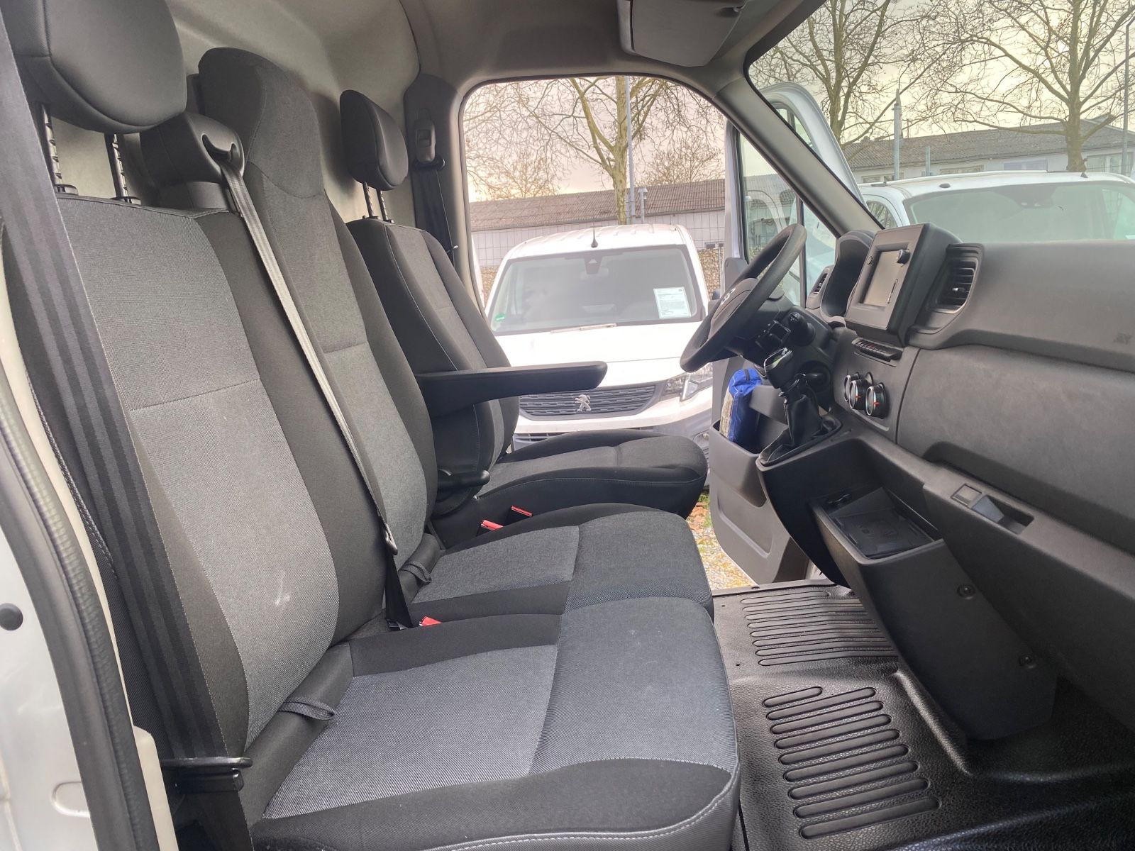 Fahrzeugabbildung Nissan NV400 Kastenwagen L4H3 3,5t COMFORT,1Hd,Navi,SHg
