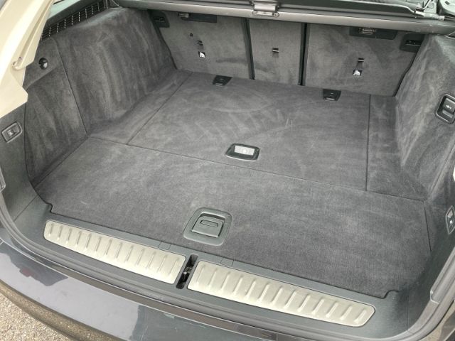 Fahrzeugabbildung BMW 520 d Mild-Hybrid xDrive Autom. Kamera, Sitzheiz