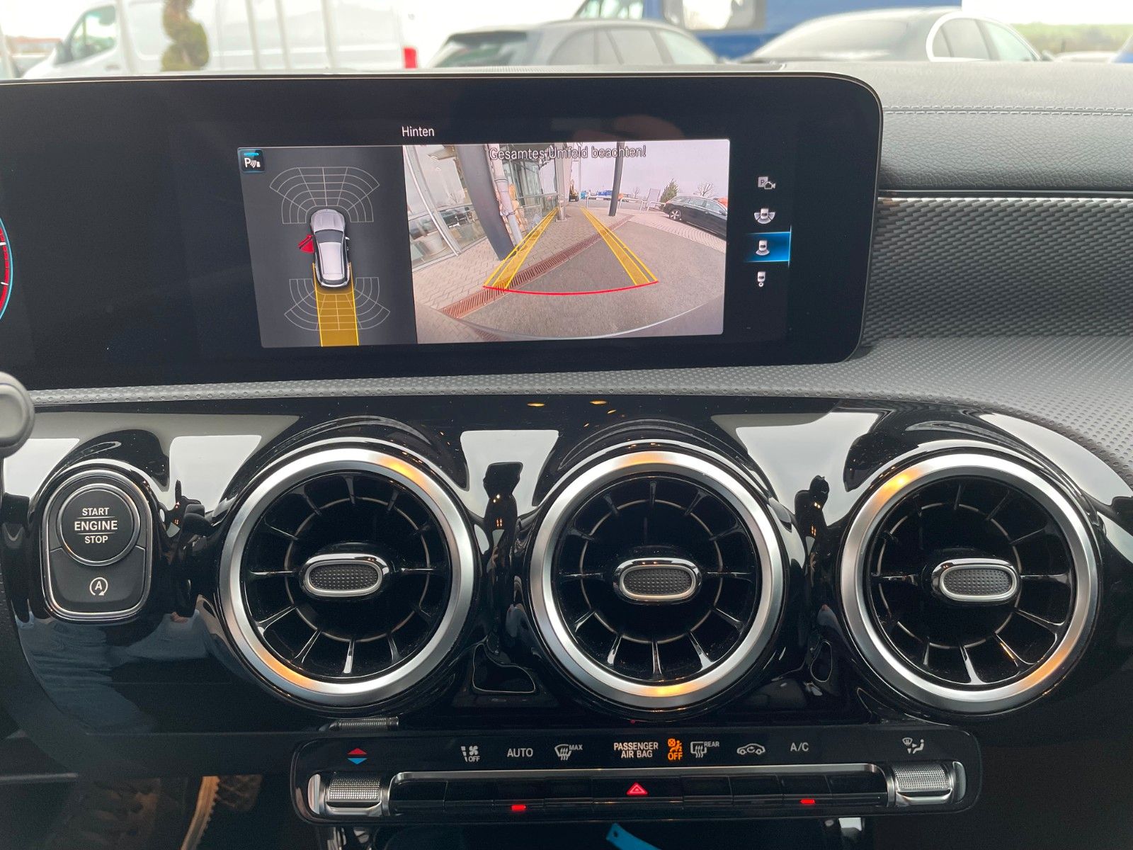 Fahrzeugabbildung Mercedes-Benz CLA 200 d SB Night+Pano+AHK+MBUX+R-Kamera+Leder