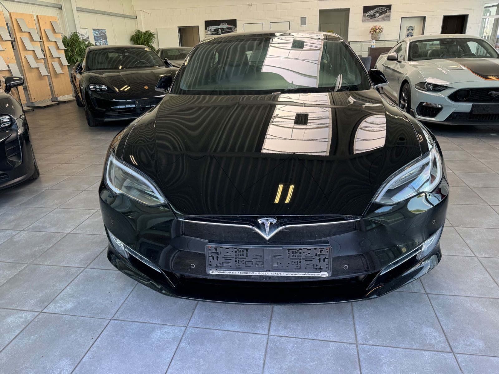 Fahrzeugabbildung Tesla Model S /Panodach/20Zoll/Vollleder-Sportsitze