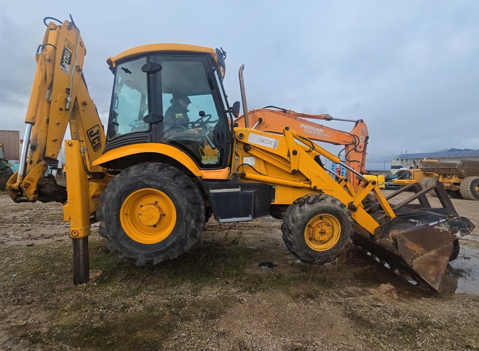 JCB 3CX/MANUEL/2006/4,500st/TELESKOP+K-SCHAUFEL