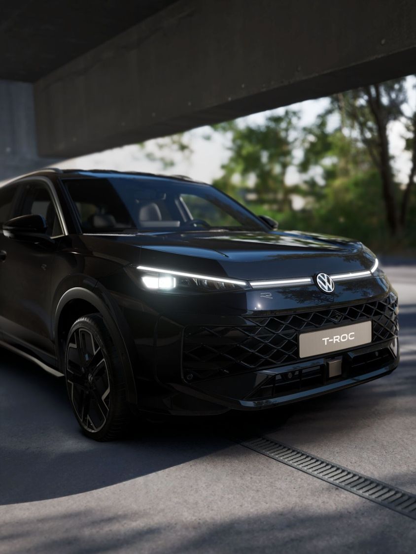 Fahrzeugabbildung Volkswagen T-Roc  R-Line 1.5 eTSI DSG *AHK, Winterkomplettr