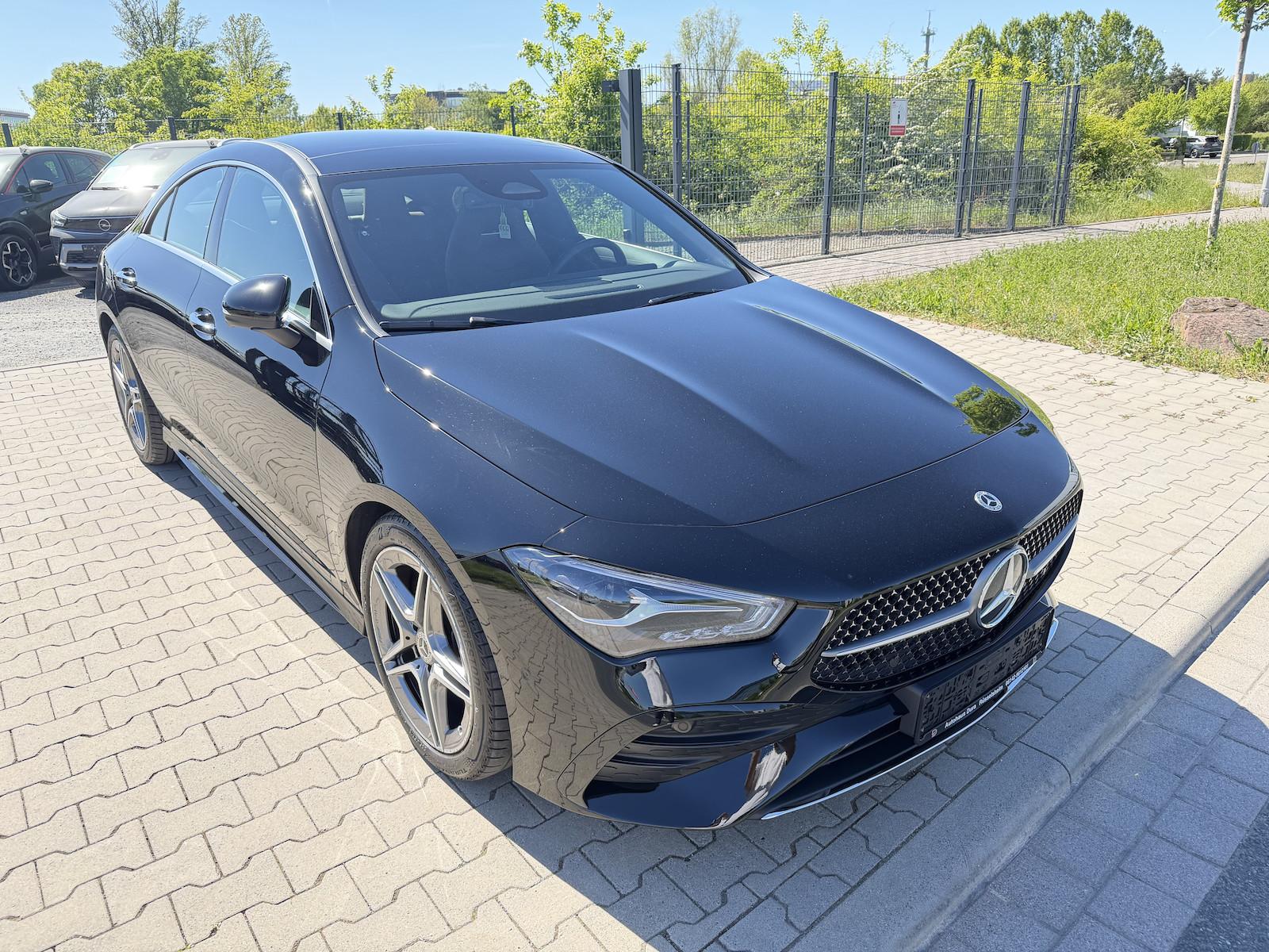 Mercedes-Benz CLA 180 AMG Line Aut. Navi+Leder+Led+Panorama