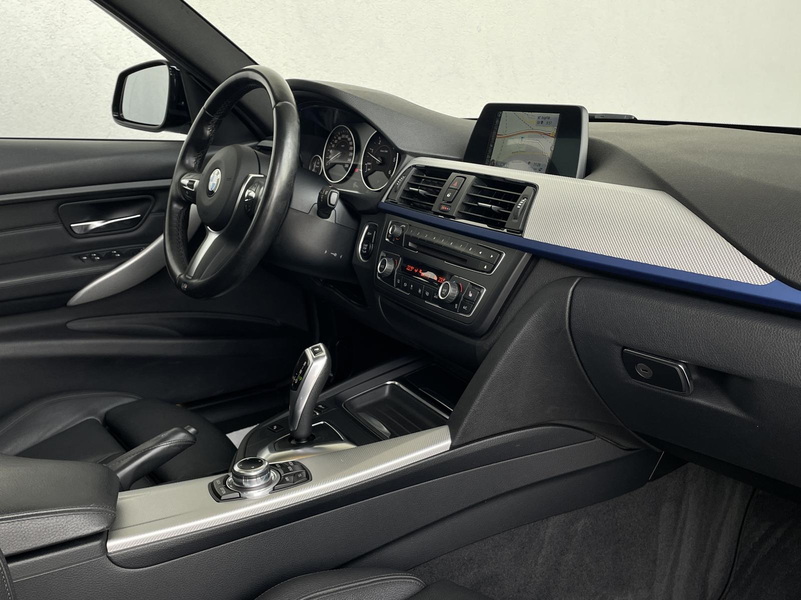 BMW 318 d*TOURING*F31*///M-PAKET*PANORAMA*LED*