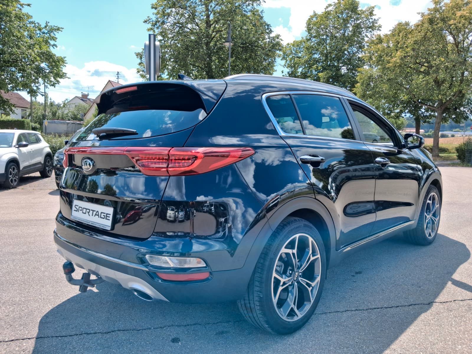 Fahrzeugabbildung Kia Sportage GT-Line 4WD Pano Leder uvm. 48V