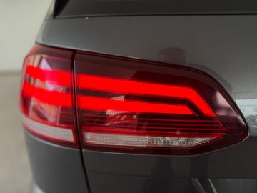 Volkswagen Golf - 8
