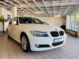 BMW 318i Touring Neu Hu&Au AHK - BMW 318 aus 2011: Kombi
