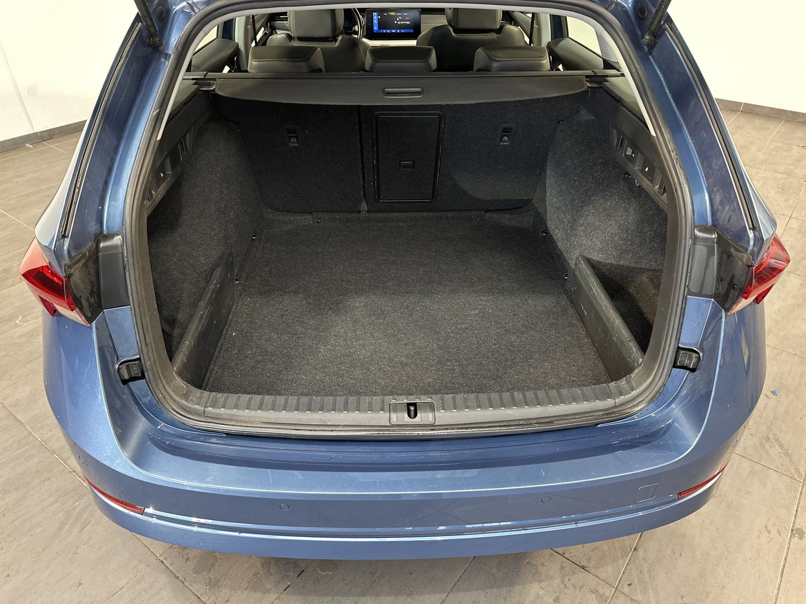 Fahrzeugabbildung SKODA Octavia First Edition NAV+LED+AHK+V-COCKPIT+17ZO