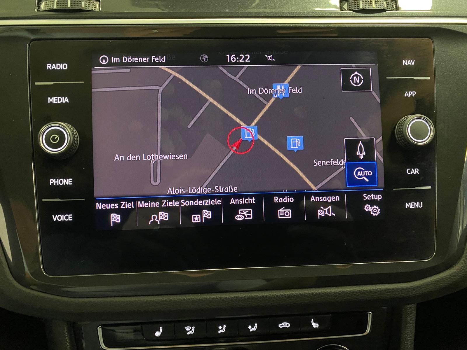 Fahrzeugabbildung Volkswagen Tiguan 2.0 TDI +AHK+APP+ALLWETTER+KLIMA+ACC