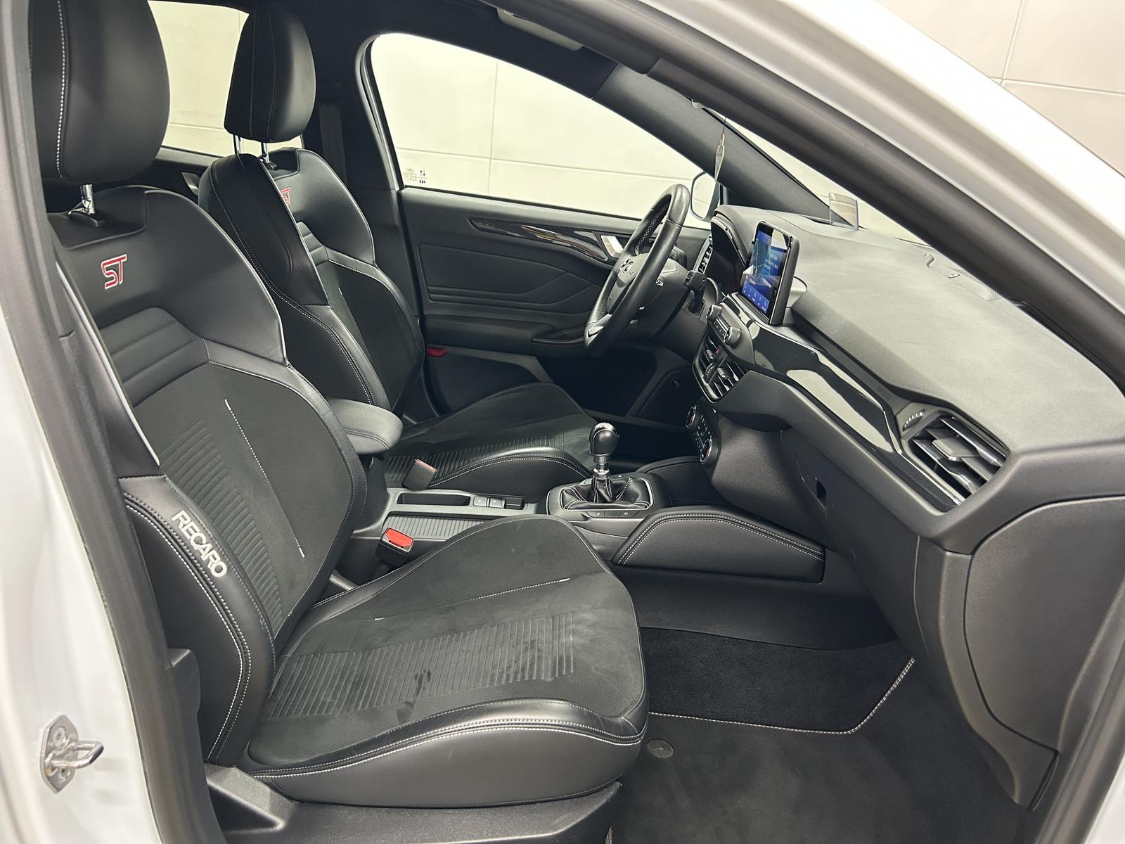 Ford Focus ST+ACC+HUD+Ambiente+B&O+Recaro+LED+Subwoof