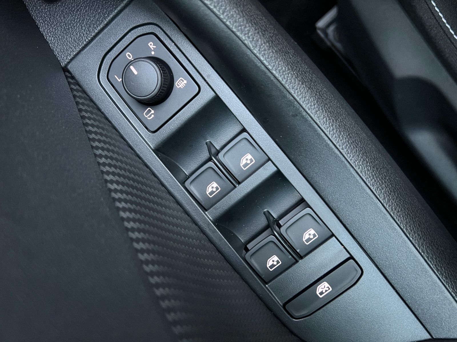 Fahrzeugabbildung SKODA Kamiq Monte Carlo 1.0 TSI DSG *Garantie, LED, AH