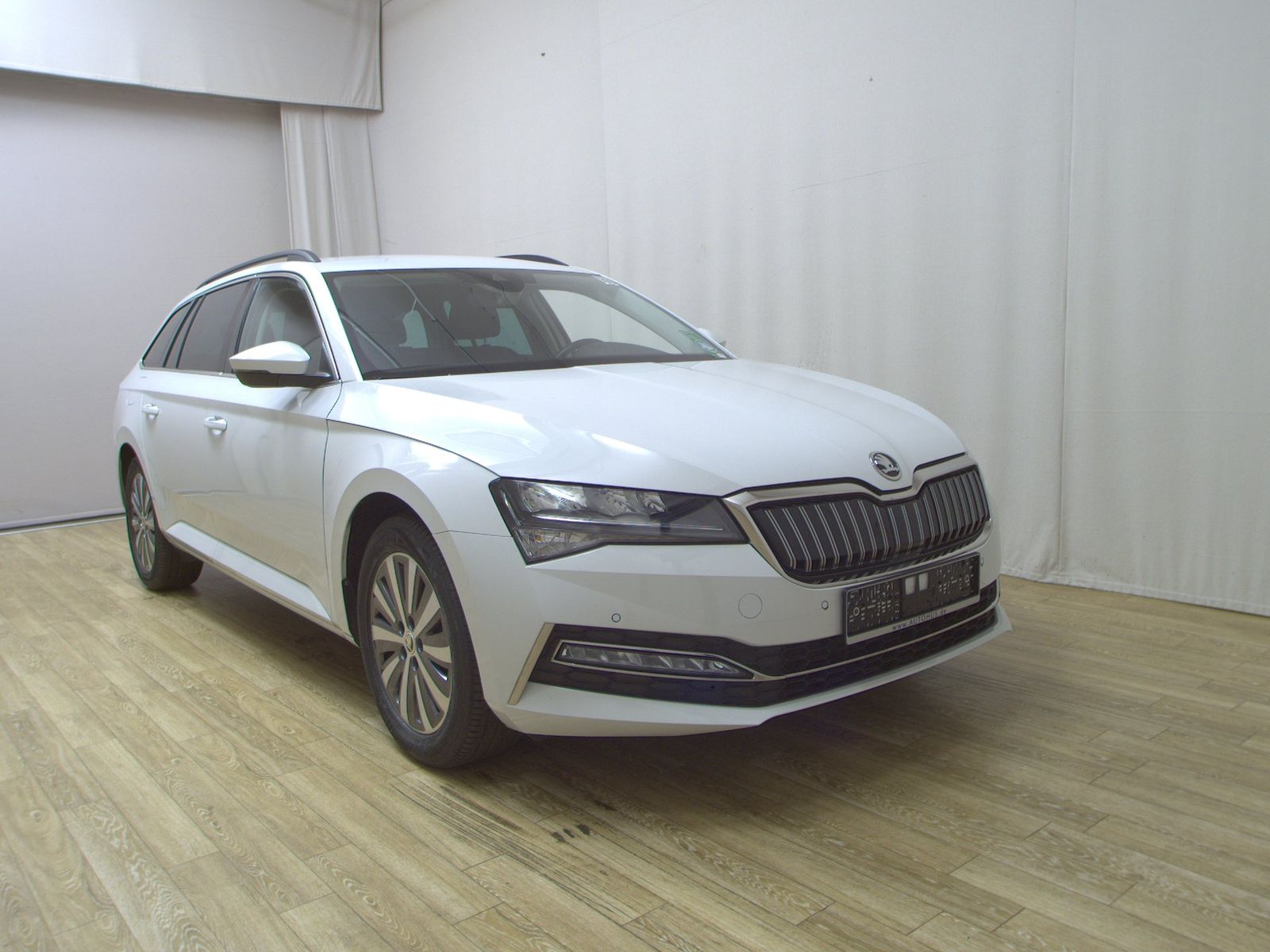 Skoda Superb Kombi 1.4 TSI iV Ambition Navi LED AID imagem 3