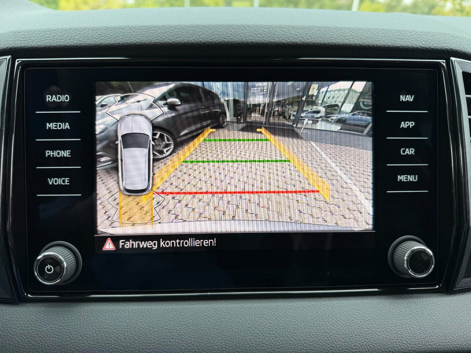 Skoda Karoq 1.5DSG Selection Navi+LED+Kamera+AHK