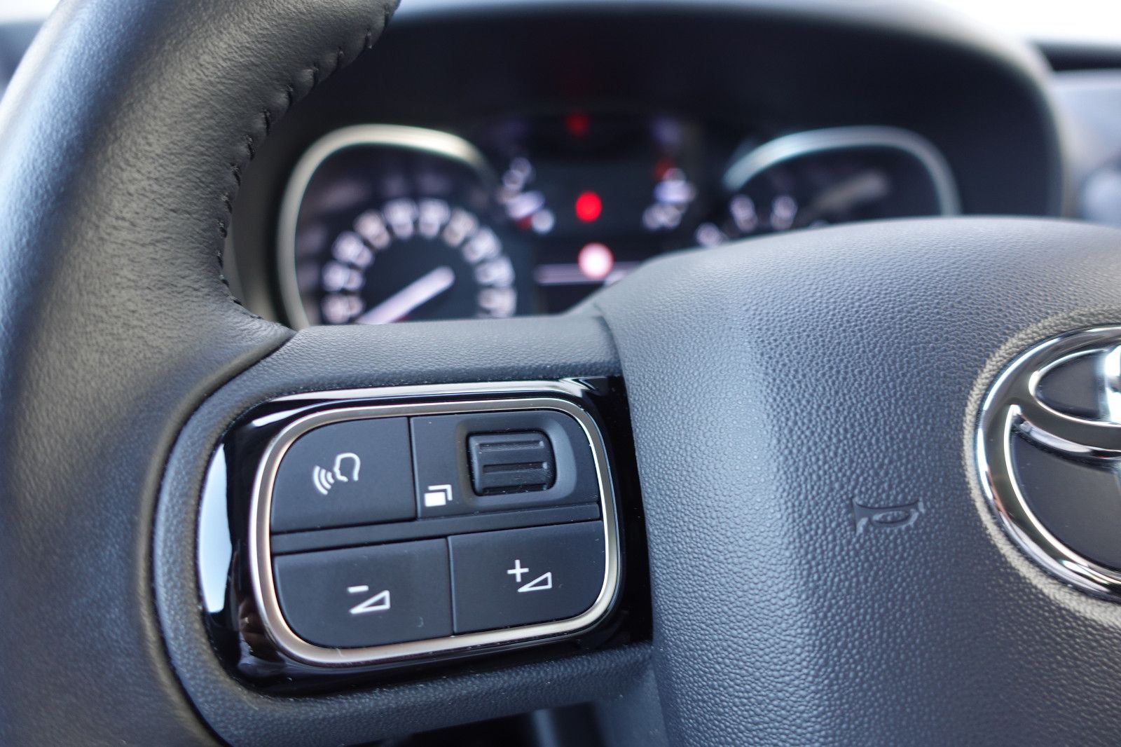 Fahrzeugabbildung Toyota Proace City Verso L2 Executive 1.2T,Navi,Kamera