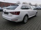 Skoda Superb Combi 2.0TDI Style Amundsen Navi Bi-Xenon - Skoda Gebrauchtwagen in Düsseldorf