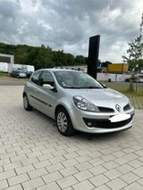 Renault Clio Exception 1.6 16V 82kW Automatik - Renault Clio: 1.8
