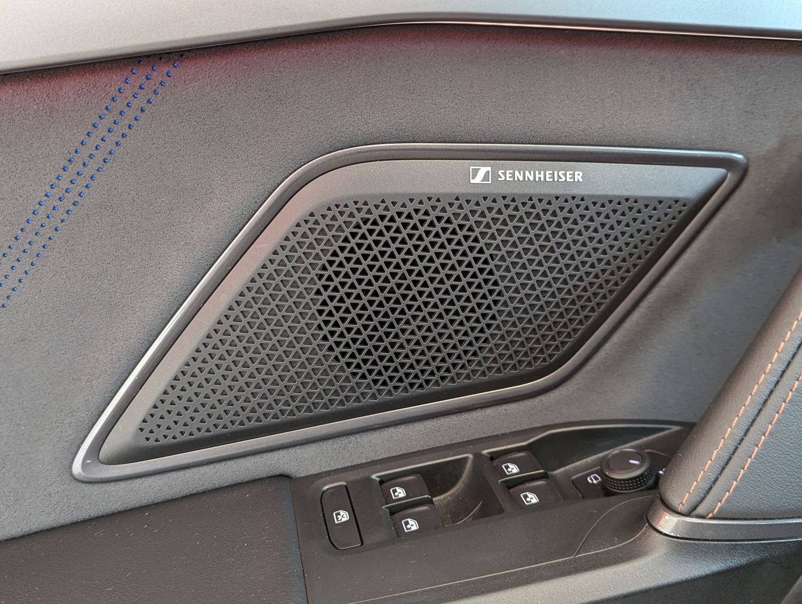 CUPRA Formentor 1.5 eTSI Pano Sennh. DCC Kamera Matrix - Image 24
