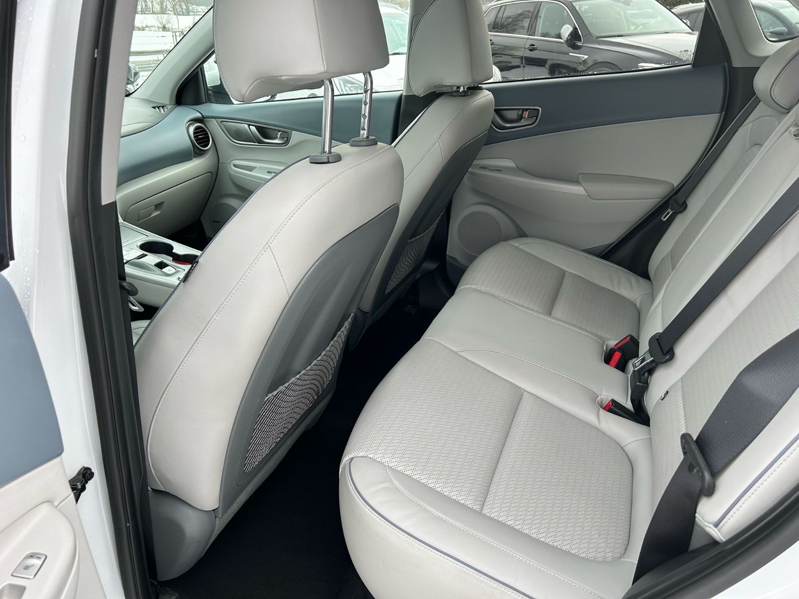 Fahrzeugabbildung Hyundai Kona Premium°64 kWh°Leder°CCS°HeadUp°1.Hand°