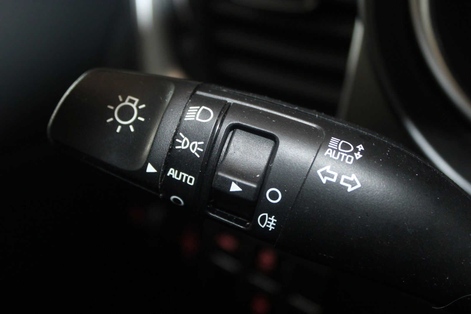 Fahrzeugabbildung Kia cee'd SW 1,5T Prestige Aut. SHZ LHZ ACC CAM uvm.