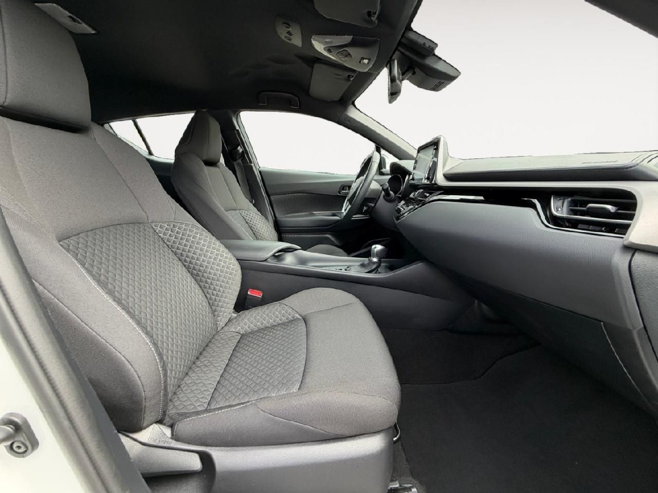 Fahrzeugabbildung Toyota C-HR Hybrid Business Edition