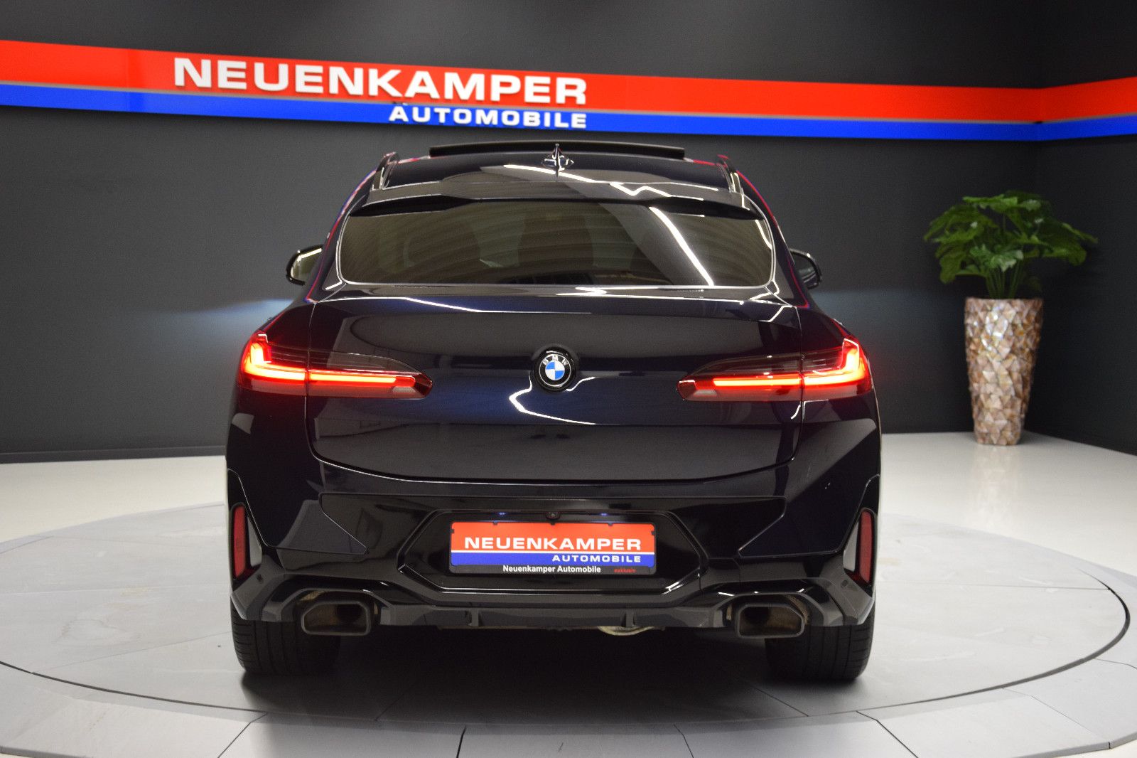 Fahrzeugabbildung BMW X4 xDrive 30 d M Sport Pano HuD Laser ACC AHK