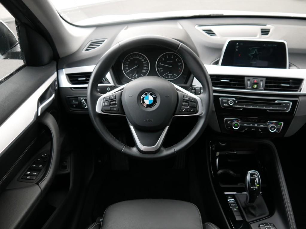 BMW X1 sDrive 20 i xLine LED Navi Kamera Sitzheizung
