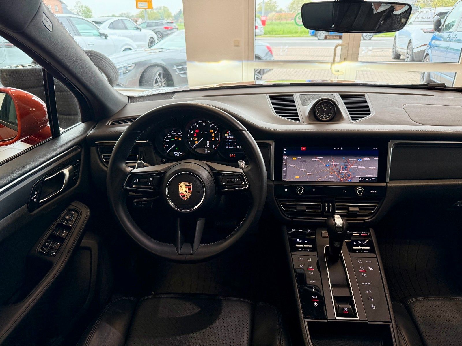 Fahrzeugabbildung Porsche Macan Luftfederung/Panorama/Keyless/21Zoll/BOSE