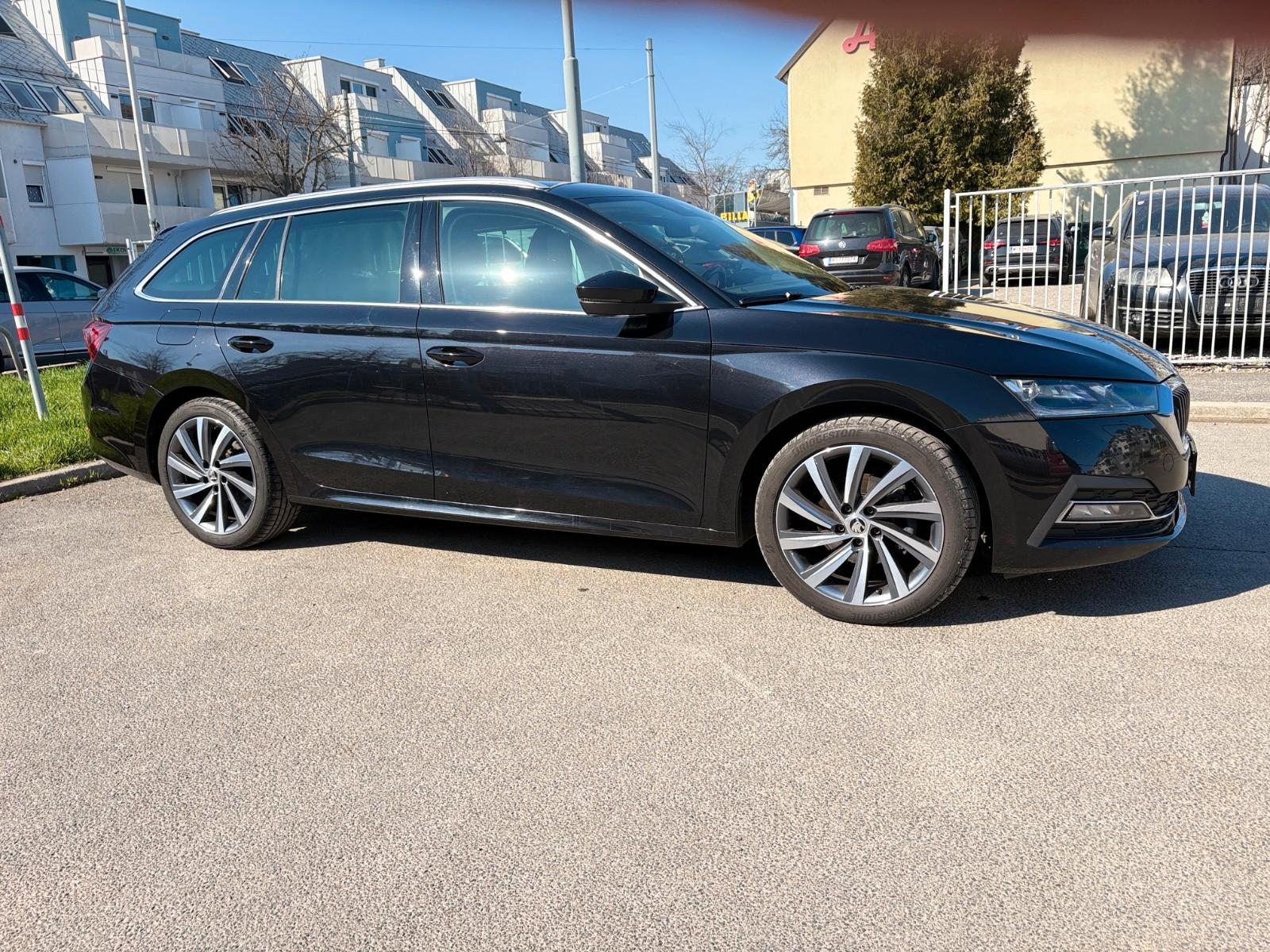 Skoda Octavia Combi2.0 TDI DSG*MATRIX-LED*HeadUp*LEDER