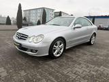 Mercedes-Benz CLK 320 CDI AUTOMATIK/NAVI/XENON/LEDER/S-HEFT - Mercedes-Benz CLK 320 mit Diesel-Antrieb