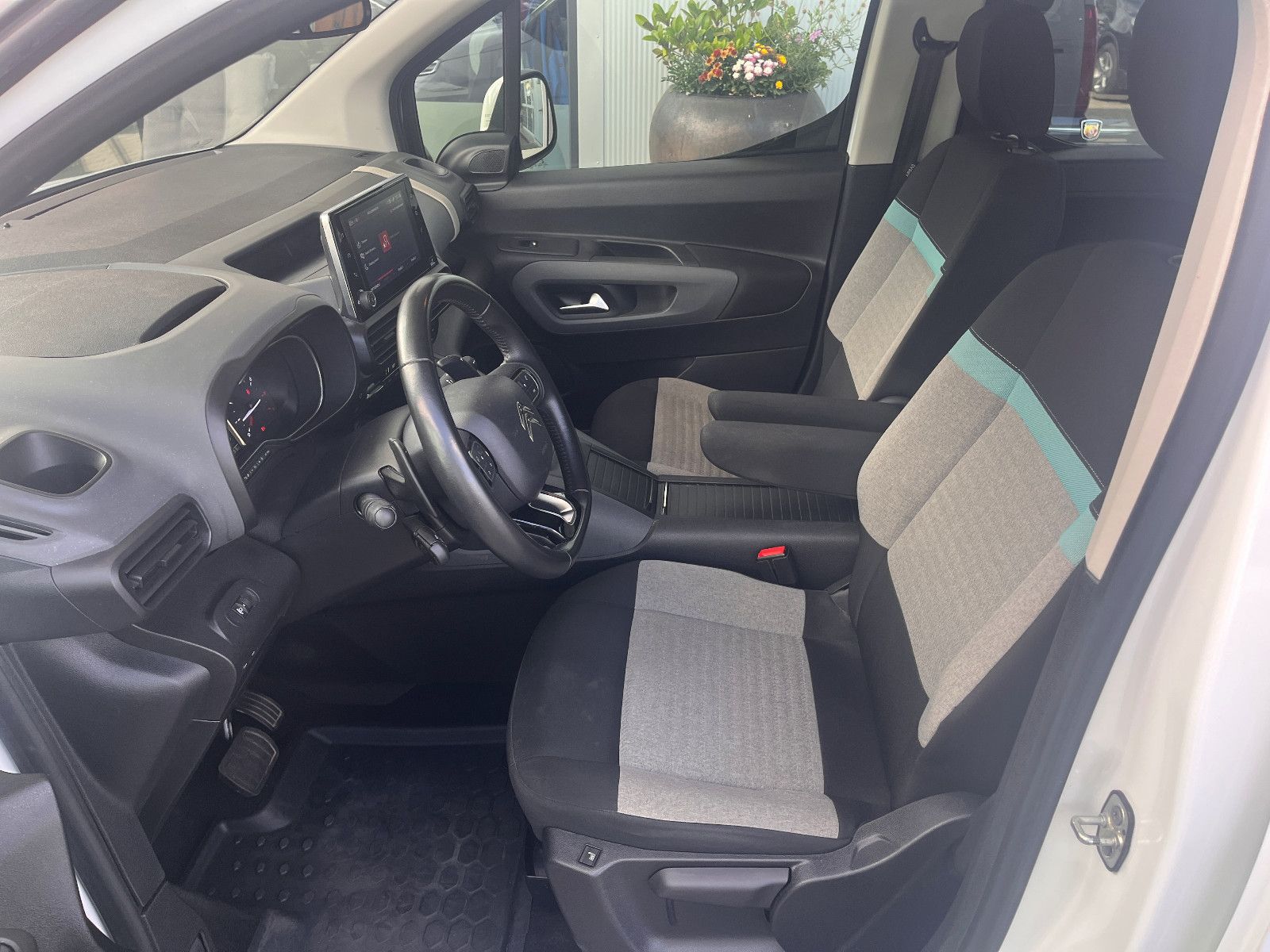 Fahrzeugabbildung Citroën Berlingo Feel M 1.5 Automatik