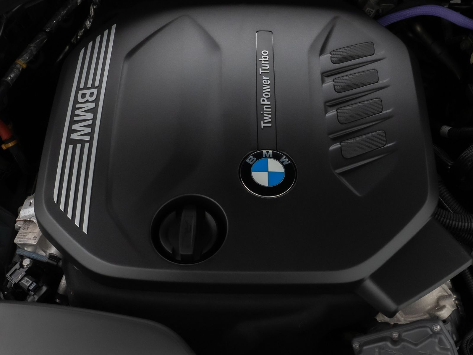 Fahrzeugabbildung BMW 320d M Sport Kamera DAB HUD Fernlichtassis Alarm